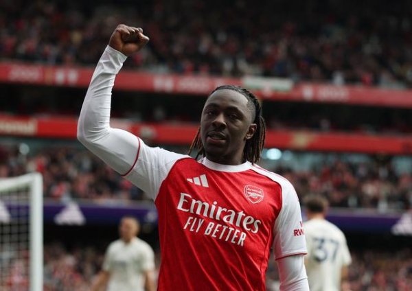 股鑫宝 麦克马纳曼：埃泽70分钟贡献还不如马丁内利5分钟，他需要提高